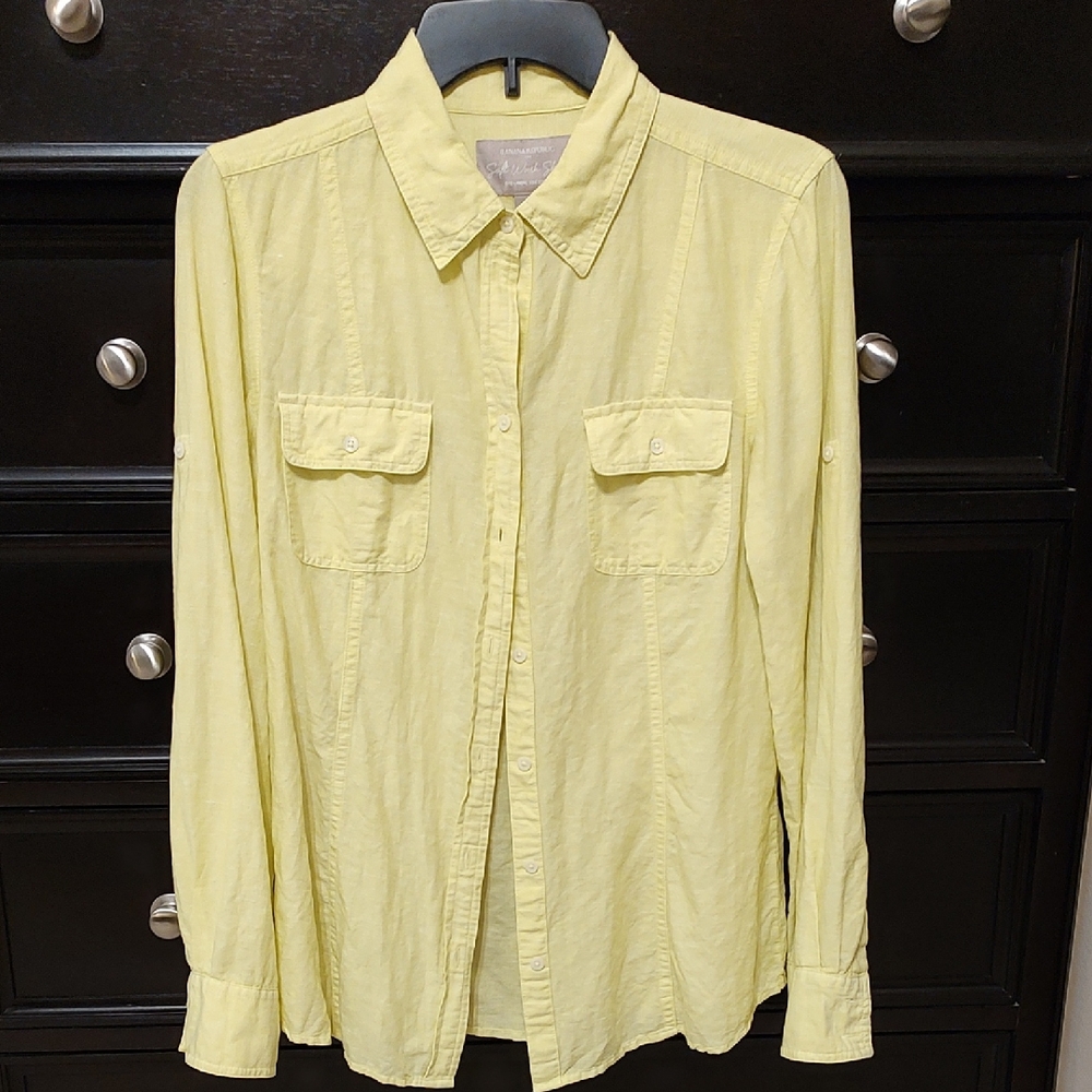 Banana Republic Button down, Medium